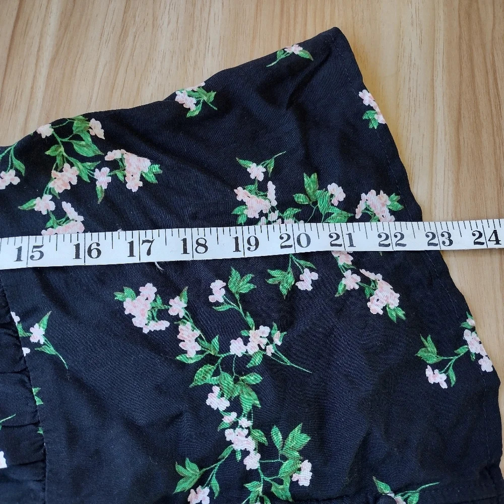 Old Navy Womens Top Blouse  Shirt Size L Black Floral - Picture 9 of 9